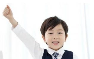 介紹長(zhǎng)頸鹿的特點(diǎn)外貌描寫(xiě) 長(zhǎng)頸鹿外貌特征及有趣地方