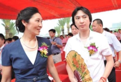 林寧個(gè)人資料簡(jiǎn)介（王健林的妻子家世如何）