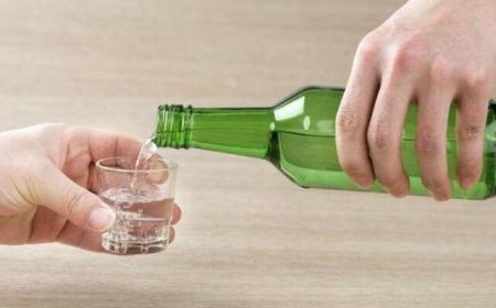 長(zhǎng)期少量喝白酒對(duì)身體有什么危害