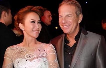 李玟和她老公離婚了嗎？曝李玟原定7月與老公離婚