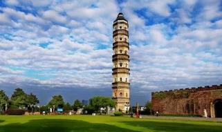 安徽歙縣<a href=/lvyou/ target=_blank class=infotextkey>旅游</a>景點(diǎn)巖寺塔建于哪一年