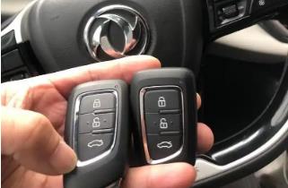 東風(fēng)e70新能源汽車鑰匙怎么打開(kāi)？